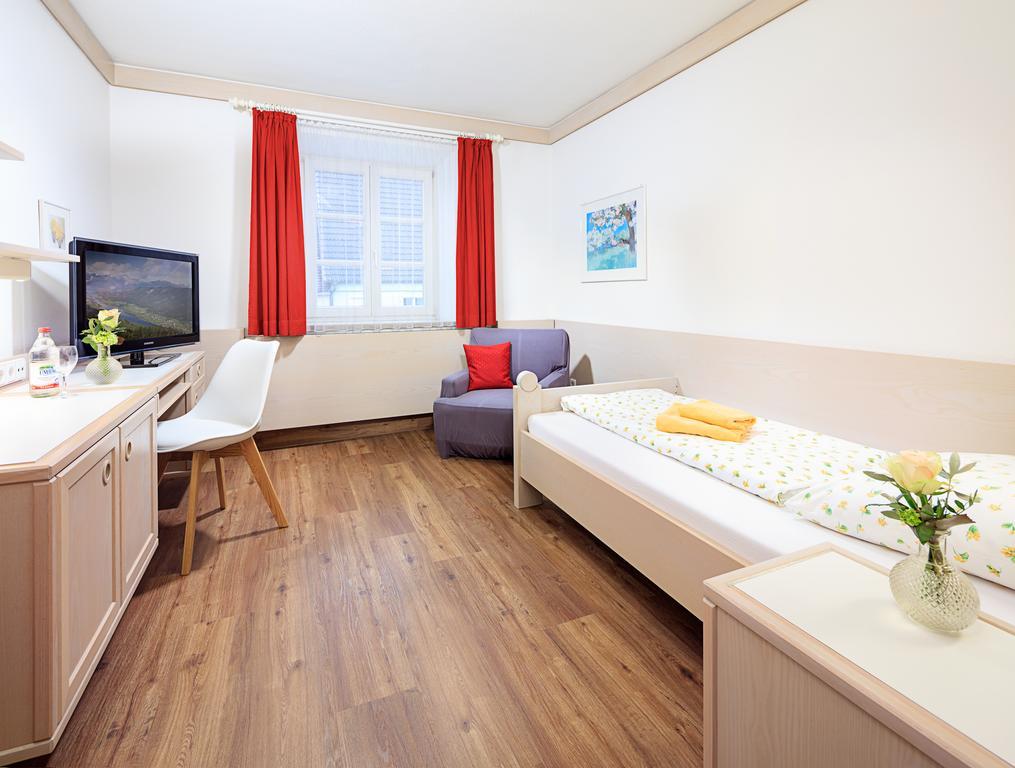 Hotel Garni Zur Laute มินเดิลไฮม์ ภายนอก รูปภาพ