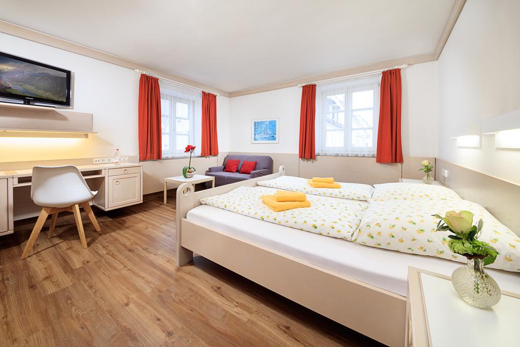 Hotel Garni Zur Laute มินเดิลไฮม์ ภายนอก รูปภาพ